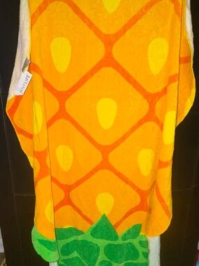 Sunnylife Yellow & Orange Pineapple Towel